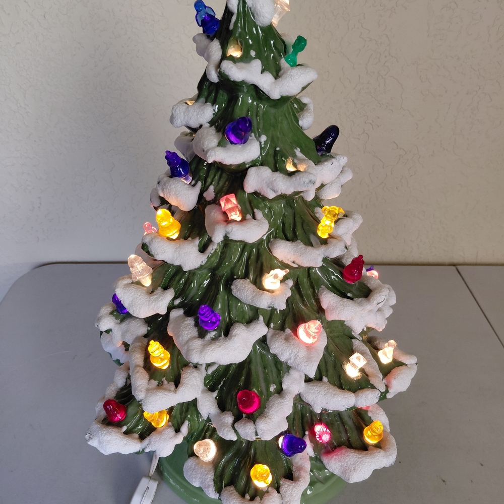 Vintage Nowells Snow Ceramic Christmas Tree 13” Flocked Beautiful With Base